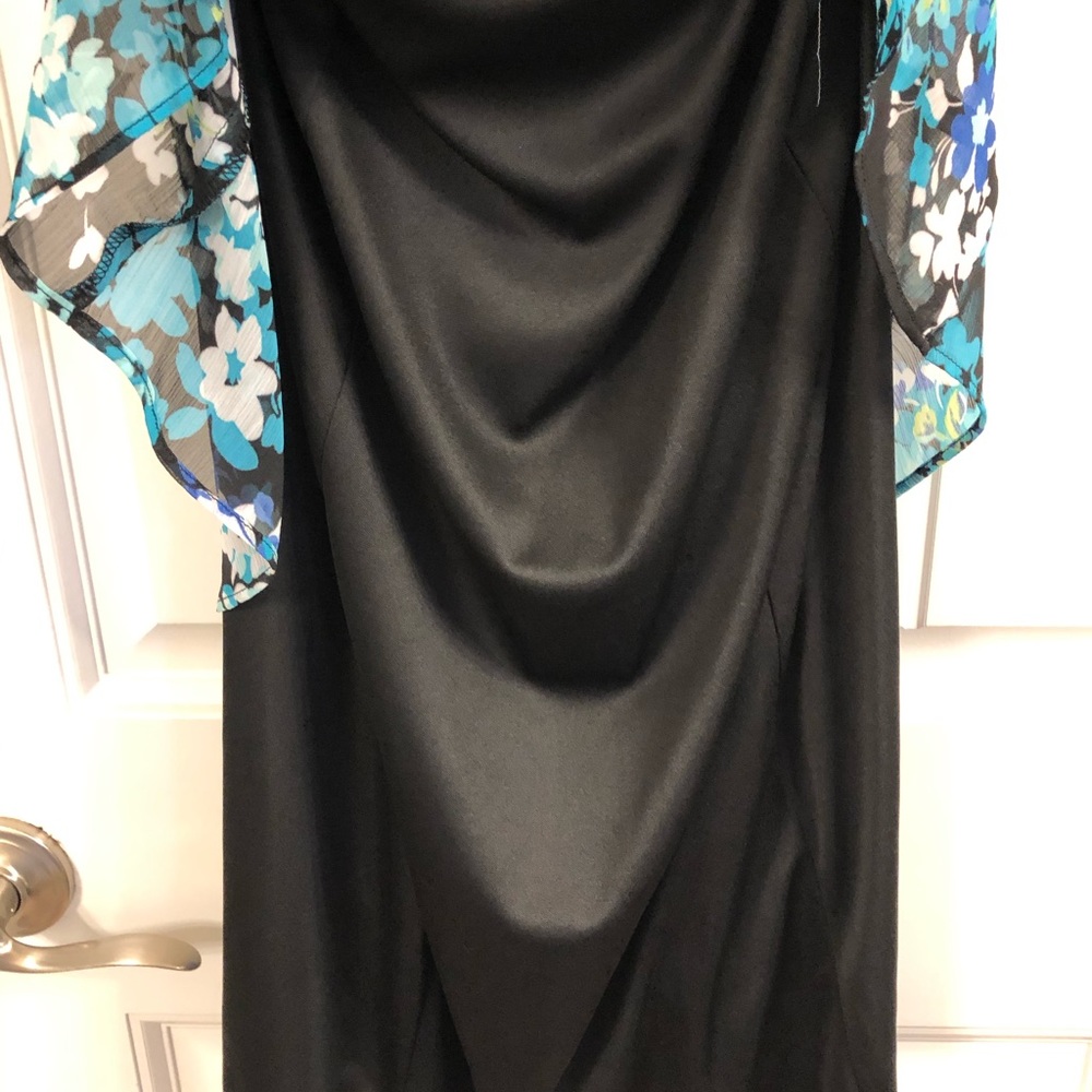 Dress - Picture 4 of 9
